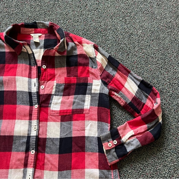 FOREVER21 Red Black & White Plaid Long-Sleeve Button Down Shirt Modest Top Sz S - Picture 12 of 16